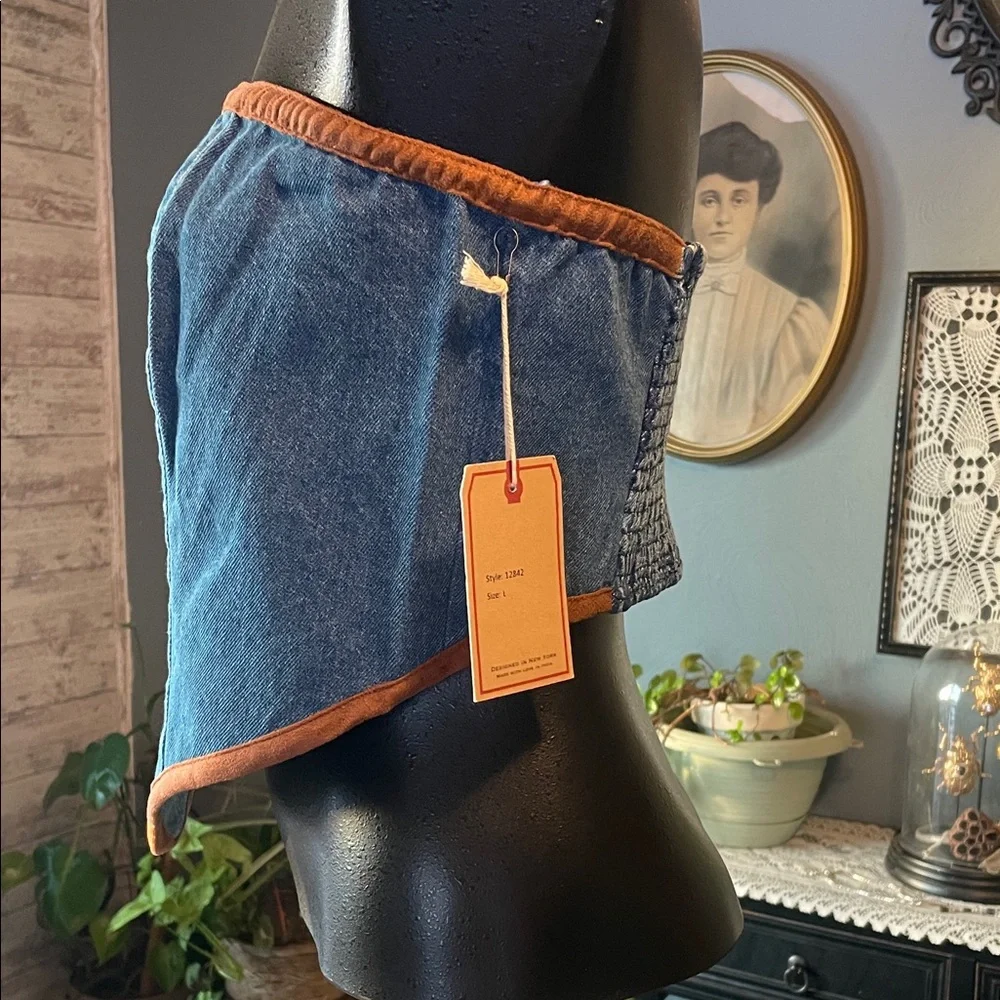 Denim Blue Crop Top with Brown Trim - Picture 2 of 5